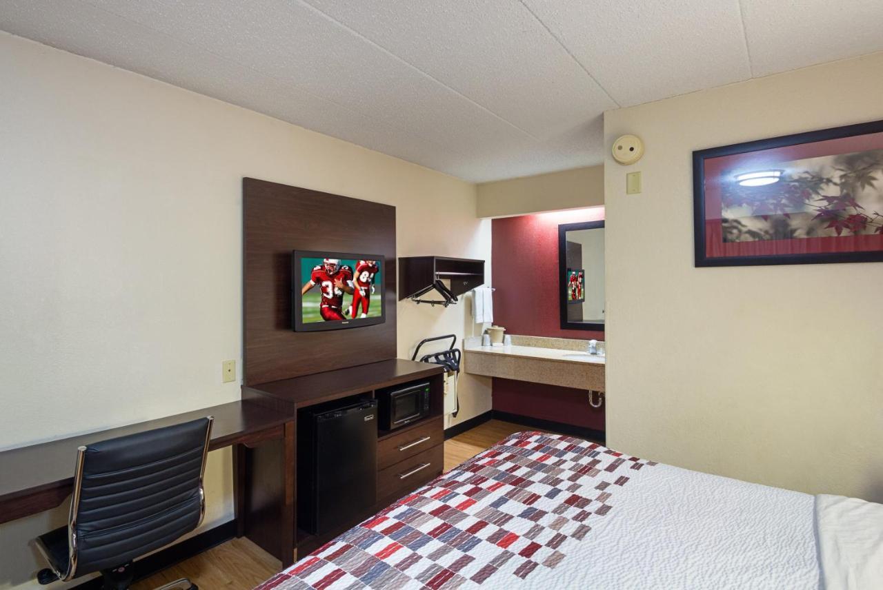 Red Roof Inn Cincinnati East - Beechmont Cherry Grove Ngoại thất bức ảnh