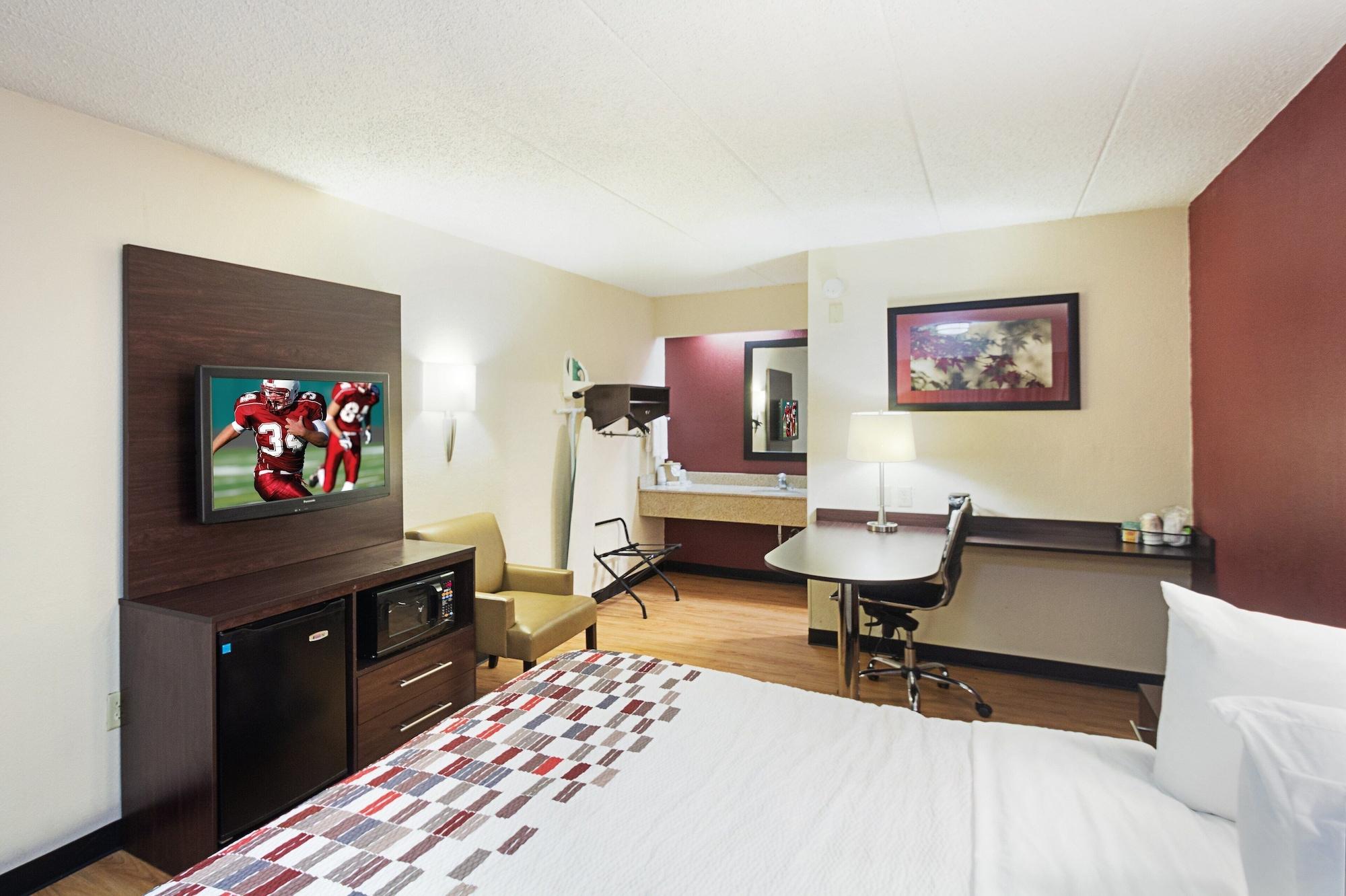 Red Roof Inn Cincinnati East - Beechmont Cherry Grove Ngoại thất bức ảnh