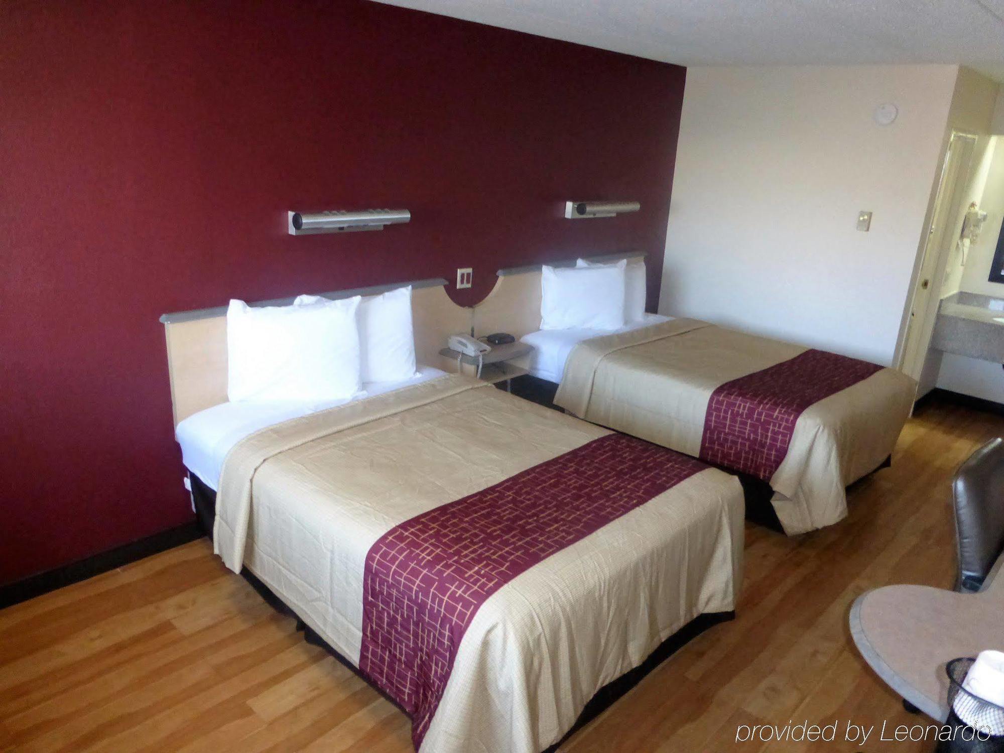 Red Roof Inn Cincinnati East - Beechmont Cherry Grove Ngoại thất bức ảnh